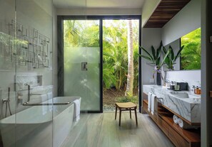 Shower, hair dryer, towels, shampoo - Modern Beachfront Villa: Chef, Pool & Premier Access (Punta Mita)