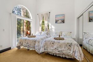 3 slaapkamers, een bureau, een strijkplank/strijkijzer, gratis wifi