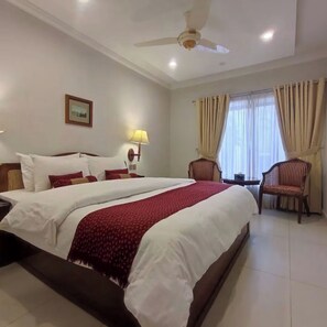 Schreibtisch, kostenloses WLAN