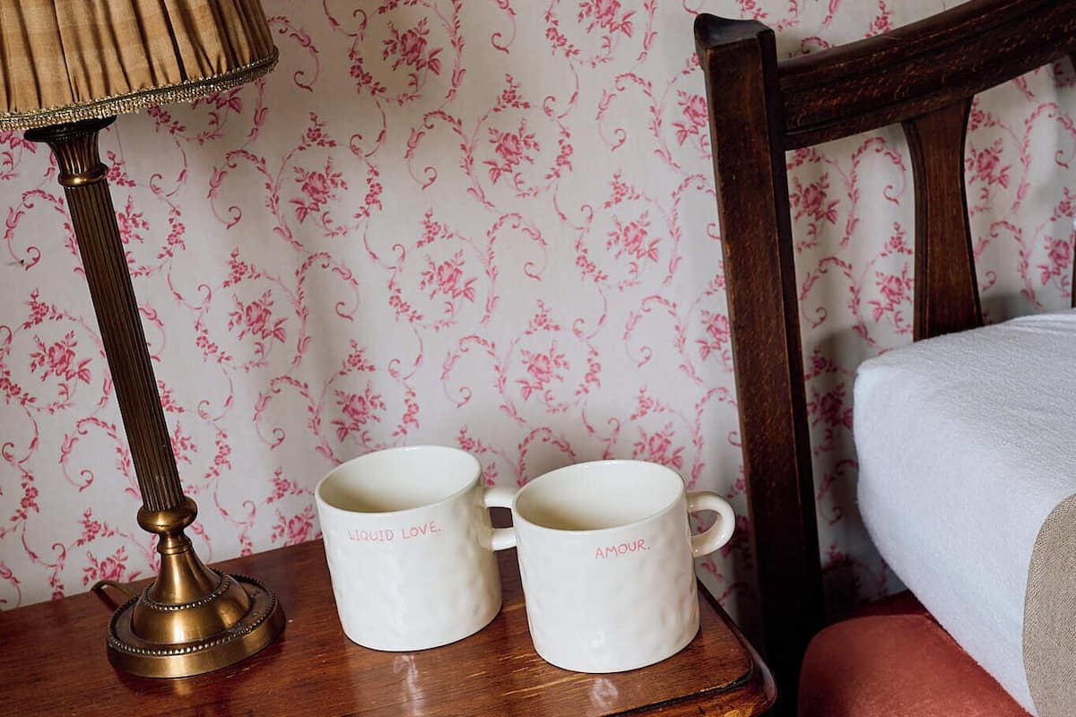 Caja de seguridad en la habitación y cortinas blackout