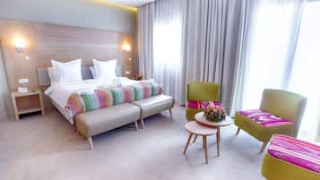 Chambre Standard Double ou avec lits jumeaux | Literie de qualité supérieure, minibar, coffres-forts dans les chambres