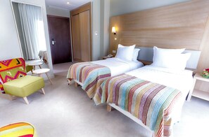 Standaard kamer, 1 twee- of 2 eenpersoonsbedden | Luxe beddengoed, een minibar, een kluis op de kamer, een bureau