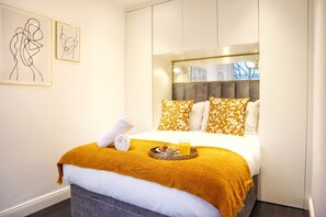 2 makuuhuonetta, silitysrauta/-lauta, Wi-Fi, vuodevaatteet