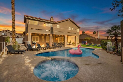 Heated Pool/Spa • Game Room • Arcades • King Beds • 20 Guests