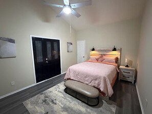 3 bedrooms, iron/ironing board, free WiFi, bed sheets - Relaxed Desert Stay - 3BR/2BA Tucson Home - Furnished & Spacious (Tucson)