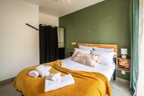 1 chambre, bureau, fer et planche à repasser, Wi-Fi gratuit
