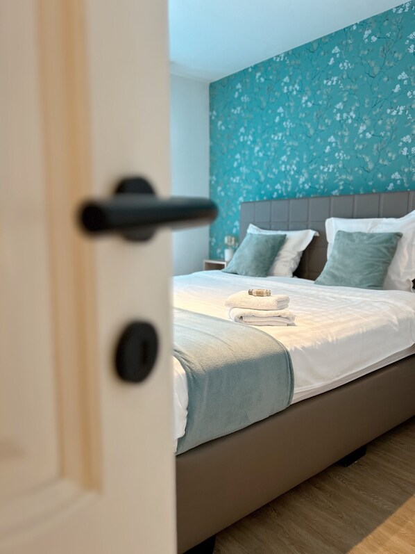 Iron/ironing board, internet