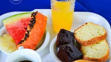 TĂ€gliches inbegriffenes FrĂŒhstĂŒcksbuffet