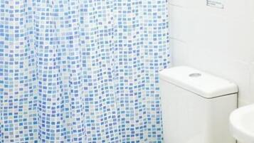 Double Room, Garden View | Bathroom