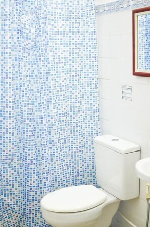 Doppelzimmer, Gartenblick | Badezimmer
