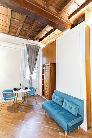 Interior - Elegant apartment 100 Mt from Trevi Fountain for couples and families (Roma)