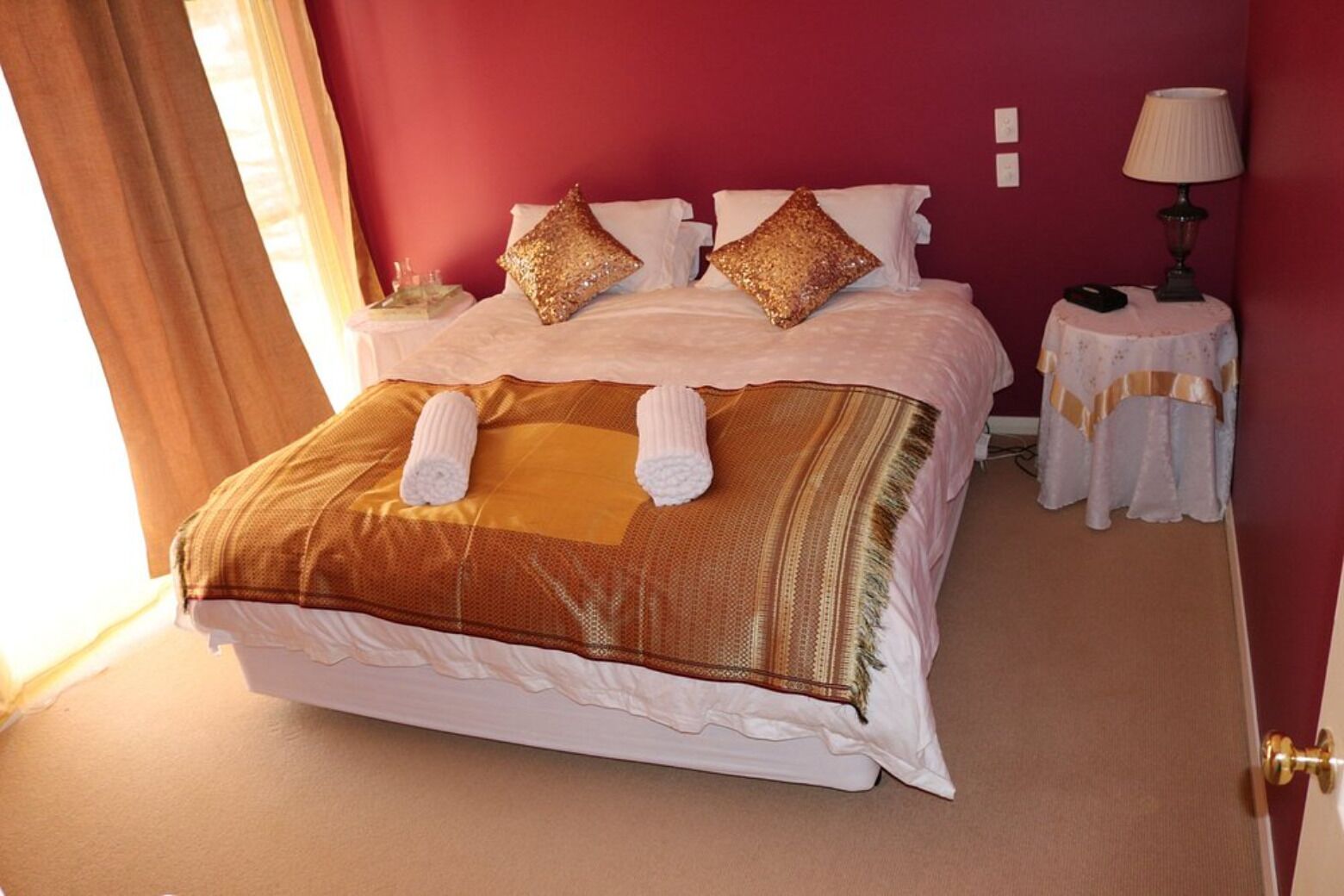 Laptopgeeigneter Arbeitsplatz, kostenloses WLAN