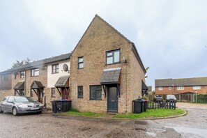 Exterior - A lovely modern, comfortable one bedroom house - Pass the Keys (Southend-on-Sea)