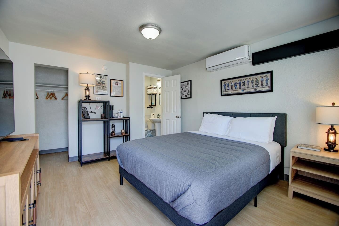 Free WiFi, bed sheets