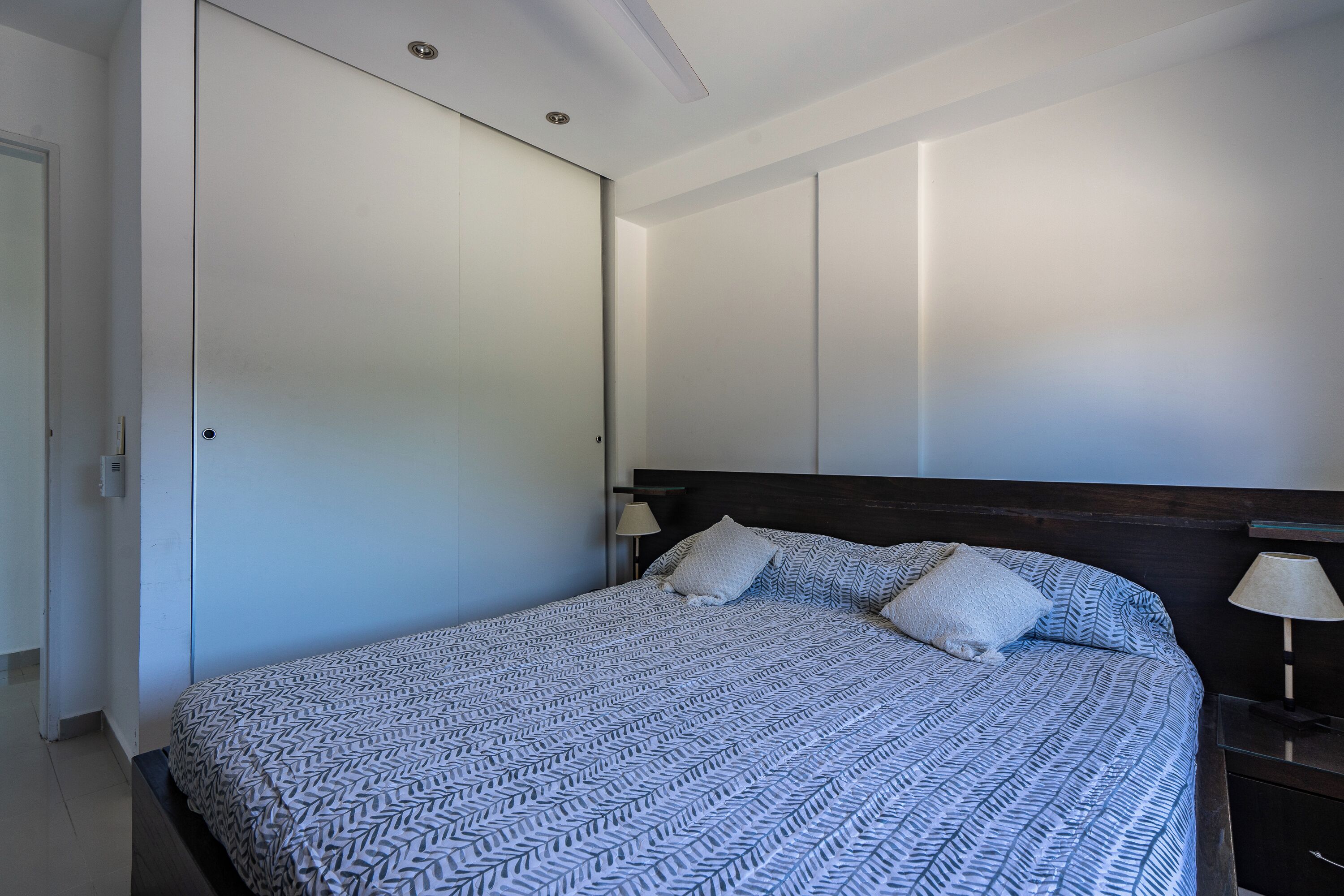 1 bedroom, internet, bed sheets