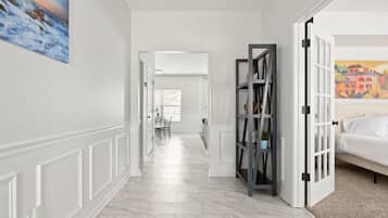 5 dormitoris, escriptori, planxa i posts de planxar i wifi