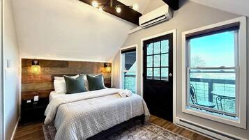 4 bedrooms, desk, iron/ironing board, WiFi