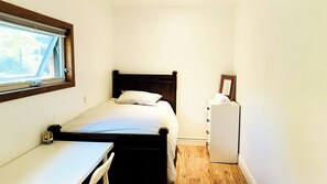 5 bedrooms, WiFi, bed sheets