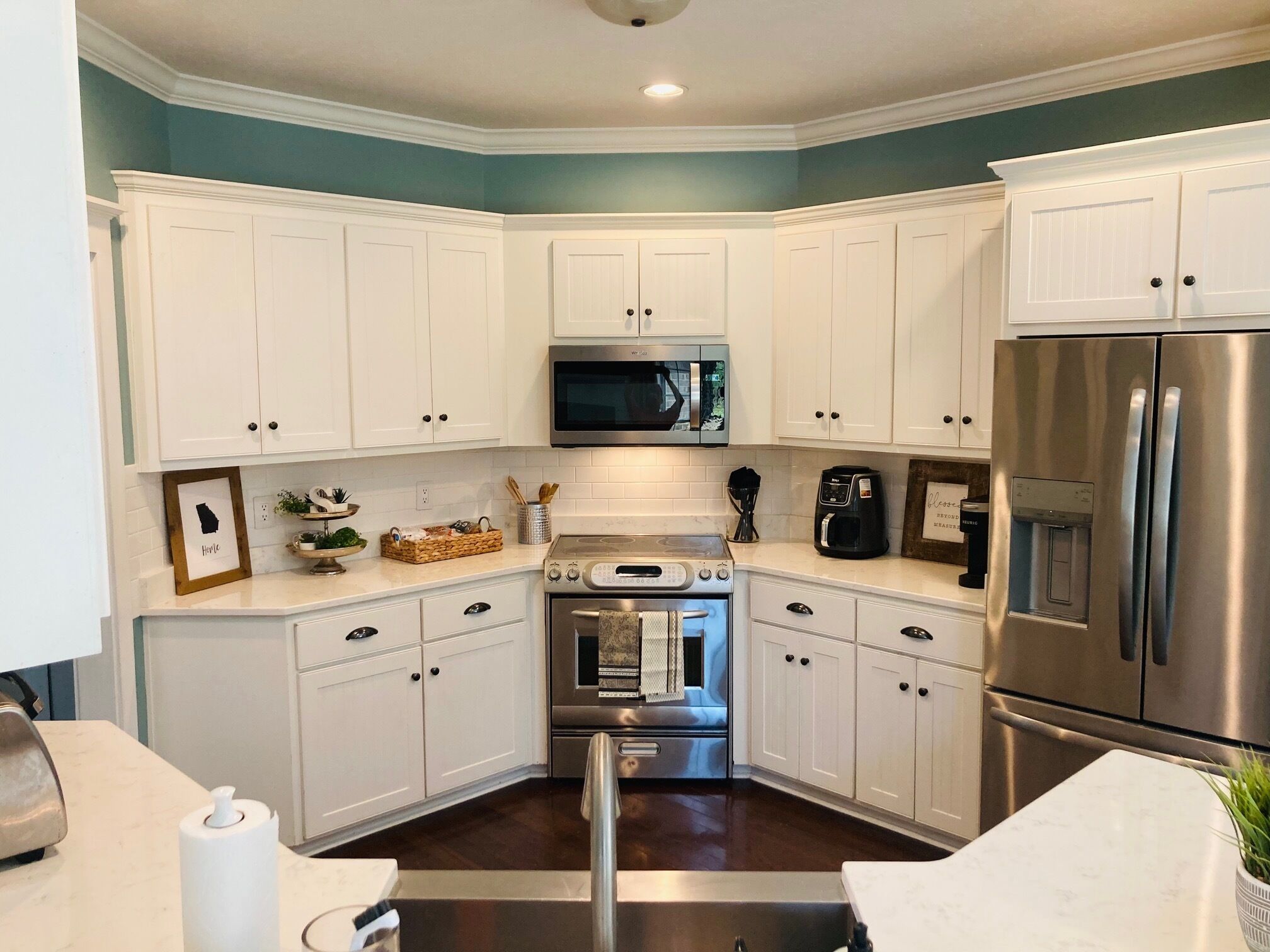 Micro-ondes, four, plaque de cuisson, lave-vaisselle