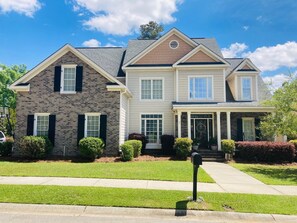 Exterior - Masters Rental 4-bedroom house in Golf Course Community (Evans)