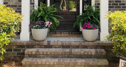 Masters Rental 4-bedroom house in Golf Course Community