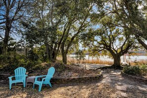 Property grounds - Minutes from the Sand, 3BR, Dogs Welcome! (Norfolk)