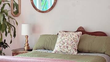 2 bedrooms, iron/ironing board, WiFi (free), bed sheets
