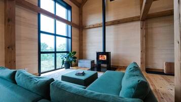 Deluxe House, Balcony, Garden View | Interior