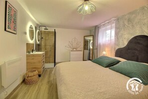 1 bedroom, iron/ironing board, free WiFi, bed sheets - Le coin des copains - PLEHEDEL (PLEHEDEL)