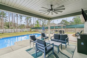 Pool - The Sandy Feet Retreat - Private Backyard Oasis With Swimming Pool - Just Minutes From Navarre Beach (Navarre)