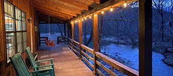Creekside accommodations near Mt. View - Pet Friendly and a kids paradise