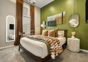 Desk, iron/ironing board, travel cot, WiFi - Calm Couples Retreat | Designer Condo | No Stairs (Pittsburgh)