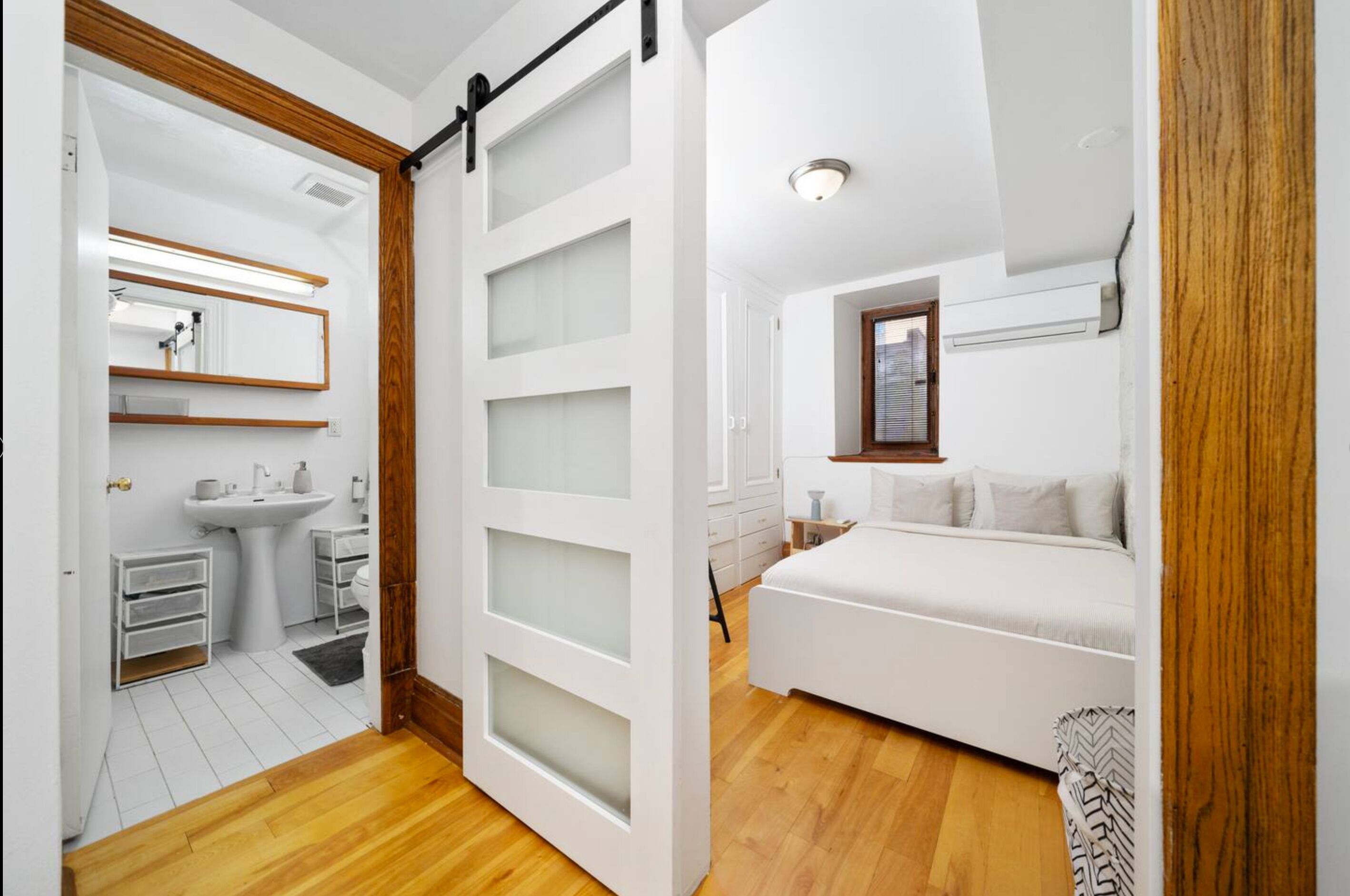 Iron/ironing board, WiFi