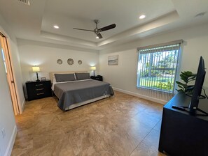 Iron/ironing board, Internet, bed sheets