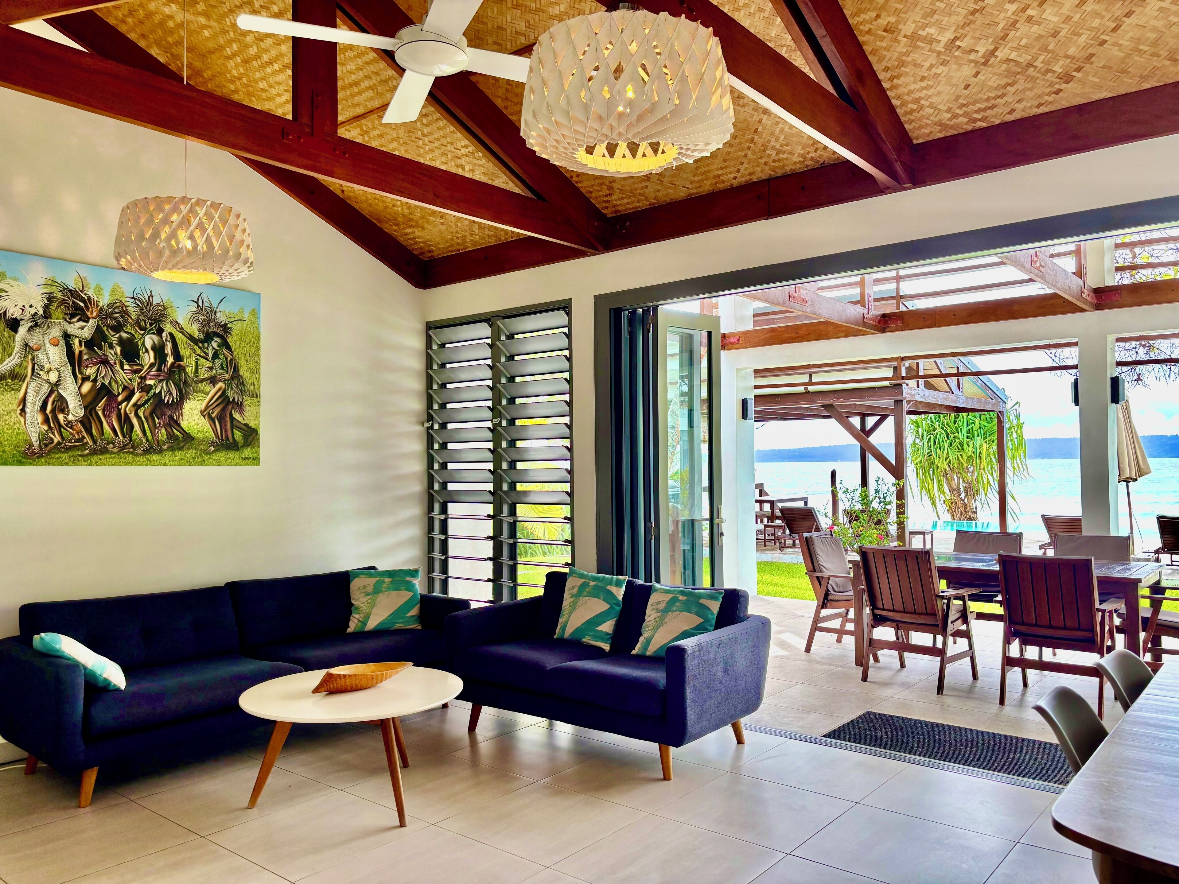 Télévision, cheminée