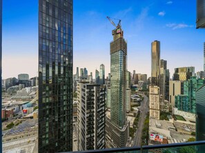 Property grounds - Stunning 2-Bed Apartment with City Views (Southbank)