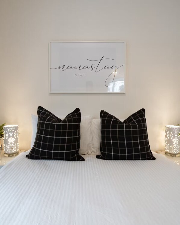 Iron/ironing board, Internet, bed sheets