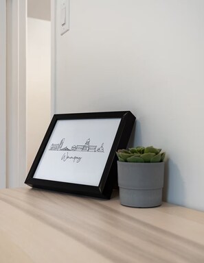 Miscellaneous - Home-Style 1BR Near HSC | Free Parking (Winnipeg)