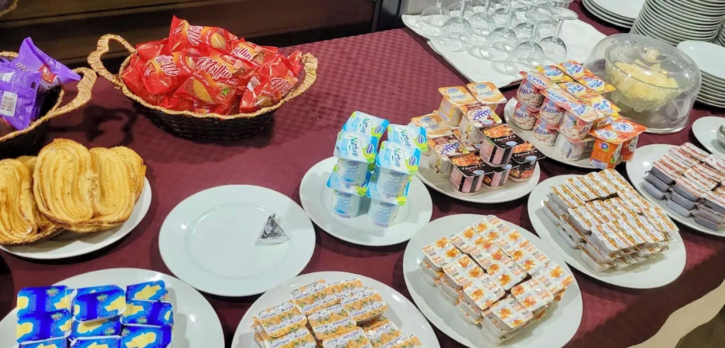 包含每日自助早餐