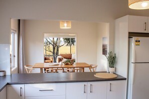 House, 6 Bedrooms, Mountain View | Dining - Bathurst Goldfields Resort  (Mount Panorama)