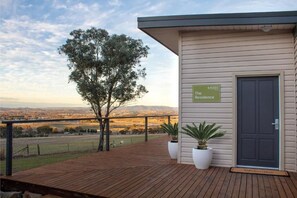 House, 6 Bedrooms, Mountain View | Exterior detail - Bathurst Goldfields Resort  (Mount Panorama)