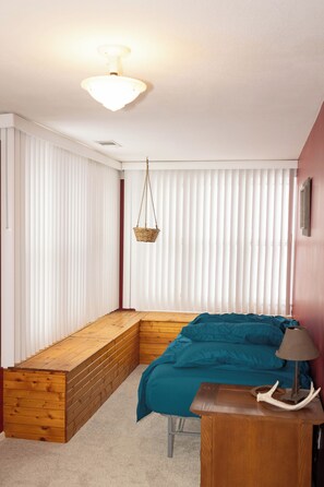 3 makuuhuonetta, silitysrauta/-lauta, internet, vuodevaatteet