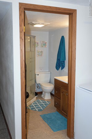 Shower, hair dryer, towels, soap - Ranch House- peaceful prairie escape (Colby)