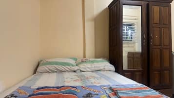 Minibar, Schreibtisch, laptopgeeigneter Arbeitsplatz, kostenloses WLAN