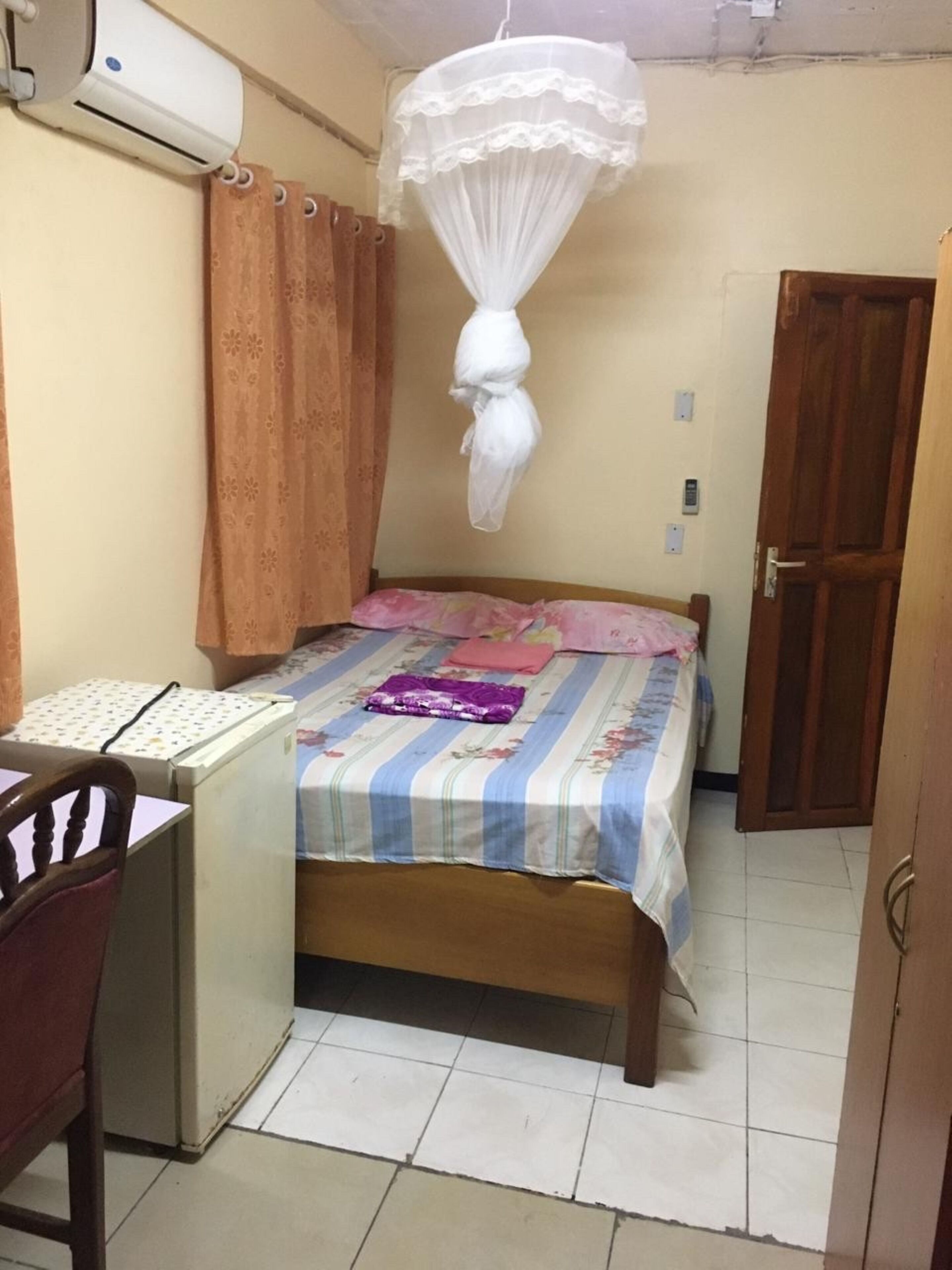 Basic Double Room | Minibar, desk, laptop workspace, free WiFi