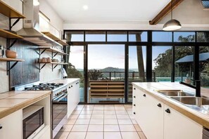 Fridge, microwave, oven, dishwasher - The Farm on Razorback Ridge and Tiny Home (Montville)