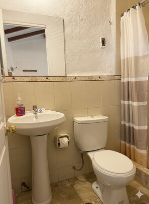 Standard-Doppel- oder -Zweibettzimmer | Badezimmer