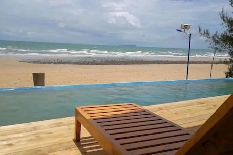 Piscina. Beihai Weizhou Xiaodeng Yujiale