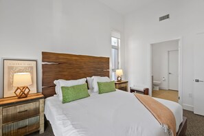 Room - Luxury Marina Penthouse Private Suite w/ Pool (Marina del Rey)