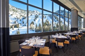 Dining - Spacious 3-bedroom condo in marvelous Snowbird Cliff Club  with pool & gym & spa (Sandy)